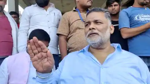 चुनाव के दौरान पैसे बांटकर फंस गए पप्पू यादव, इनकम टैक्स डिपार्टमेंट ने भेजा नोटिस – जानें पूरा मामला