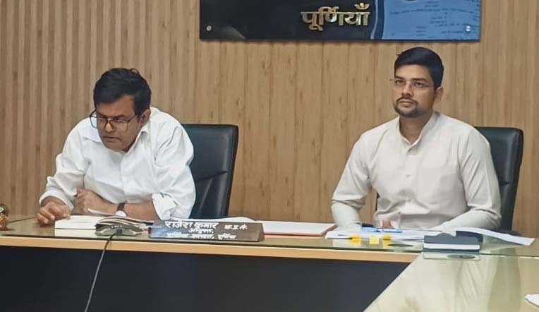 निर्धारित समय सीमा में पूर्ण हो एयरपोर्ट निर्माण: प्रमंडलीय आयुक्त का निर्देश