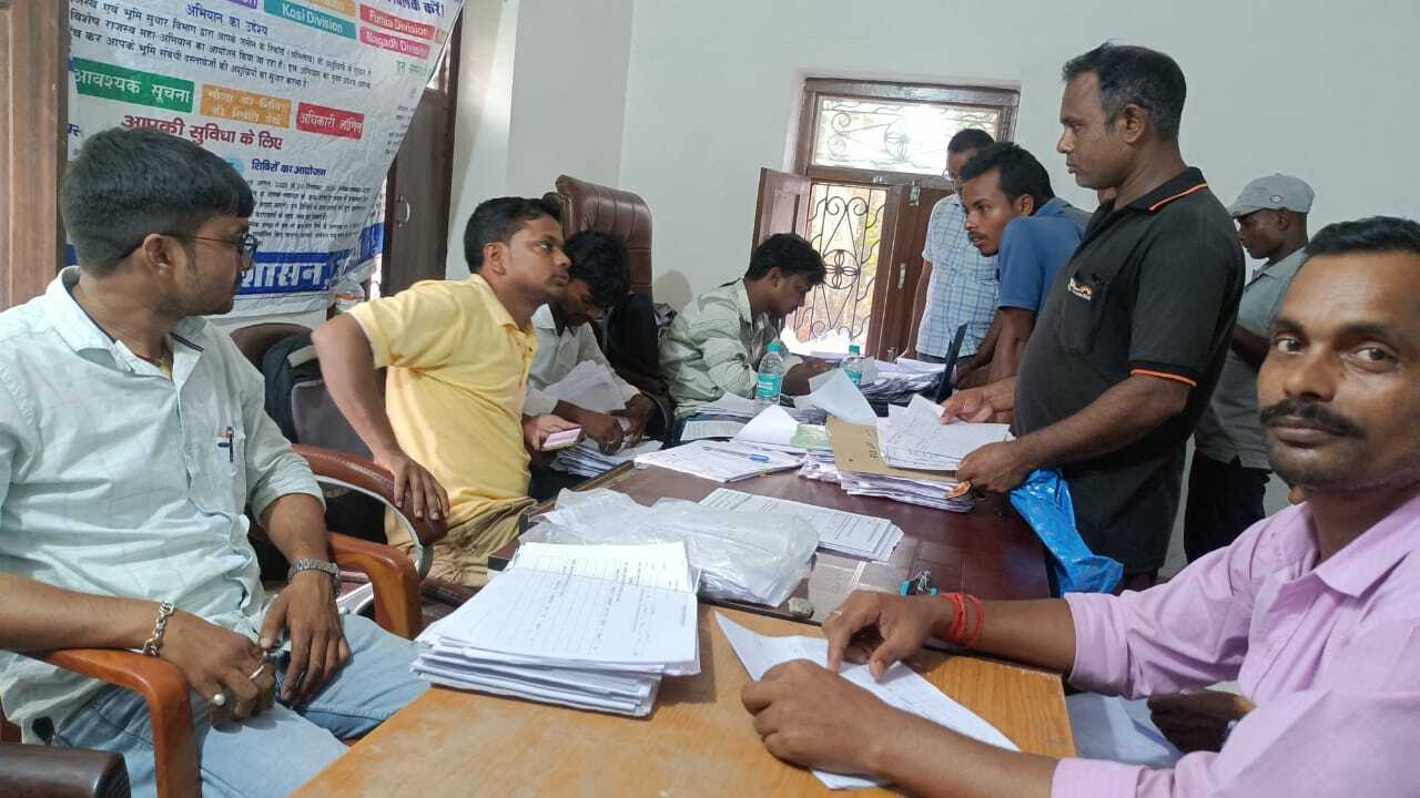 बरदाहा में राजस्व शिविर का आयोजन, जमीन संबंधी त्रुटियों का होगा समाधान