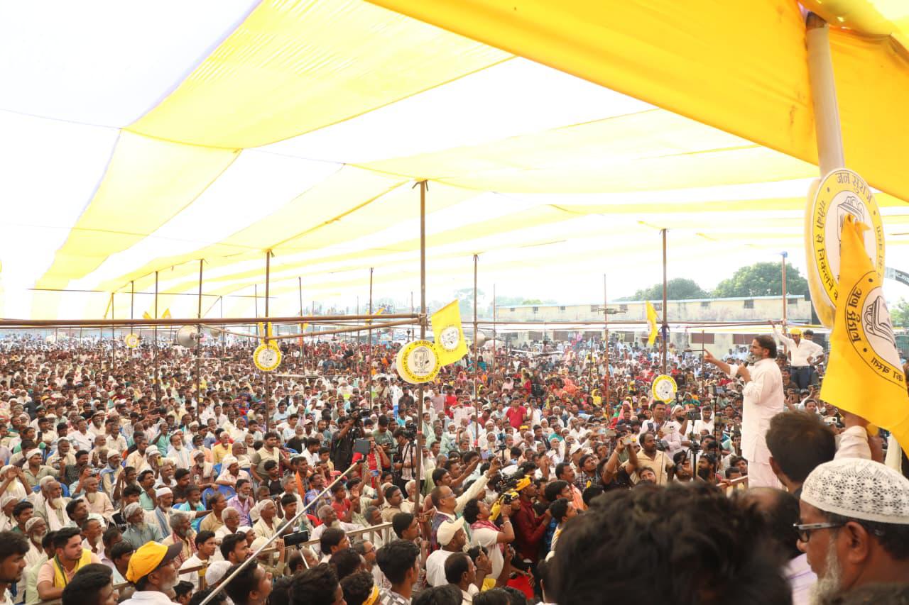 ‘चुनाव आयोग के नोटिस का कोई मतलब नहीं’ — दो वोटर आईडी विवाद पर बोले प्रशांत किशोर, कहा- “मुझे गिरफ्तार कर लो, डरता नहीं