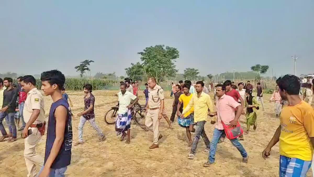 बिहार में सनसनी: अररिया में युवक की गला रेतकर हत्या, खेत में मिला शव